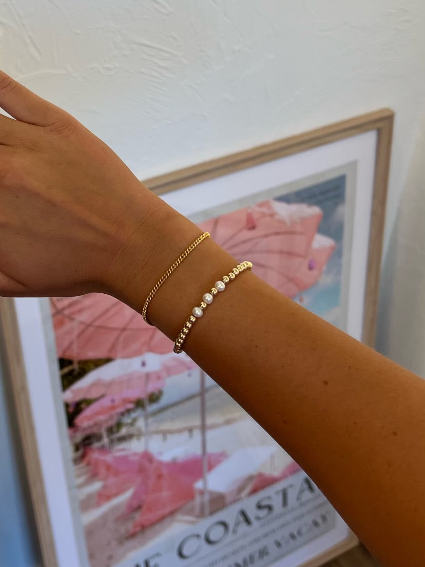 Dainty Tri-Pearl Shimmer Bracelet