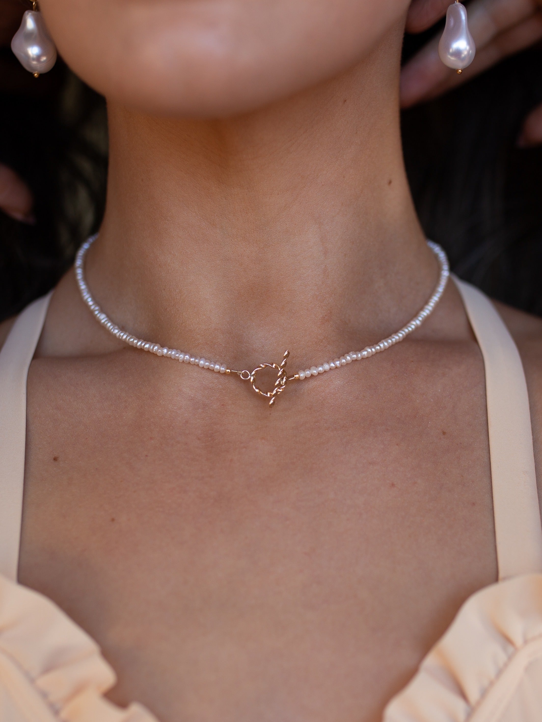 Aloha Wavy Pearl Choker